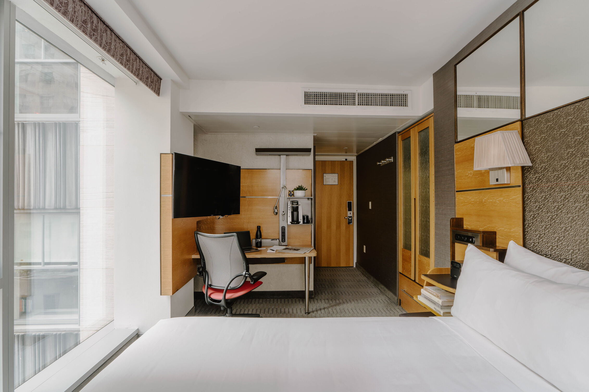 Adam_Firman_Club_Quarters_The_Jewel_Room_1102_Terrace_1-7_optimized_1000